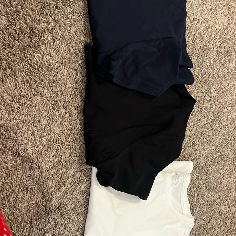 3 old navy short sleeve tops hit at waist excelled under cardigans